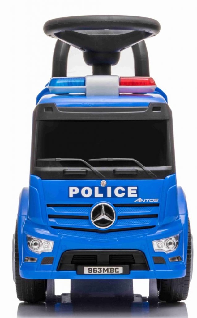Gående bil Mercedes politibil blå