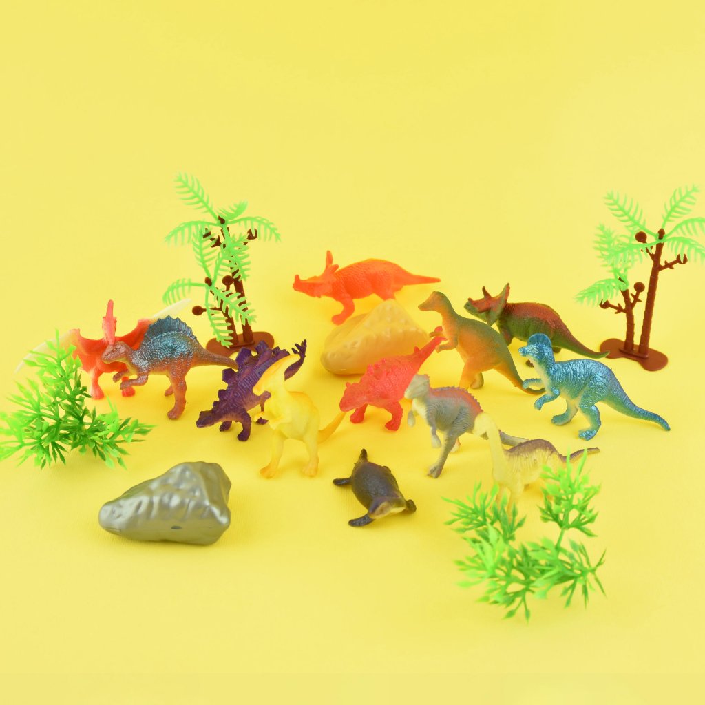Sæt med dinosaurer og tilbehør - 18 dele
