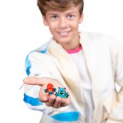 MrBeast Lab Swarms Reagensglas med 2 Figurer