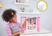 Barbie garderobe med 6 bøjler