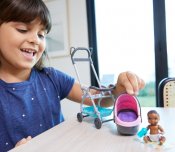 Barbie Skipper Babysitter med lyserød klapvogn