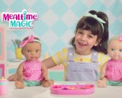 Interaktiv Doll måltiderne med mere end 70 lyd og reaktioner